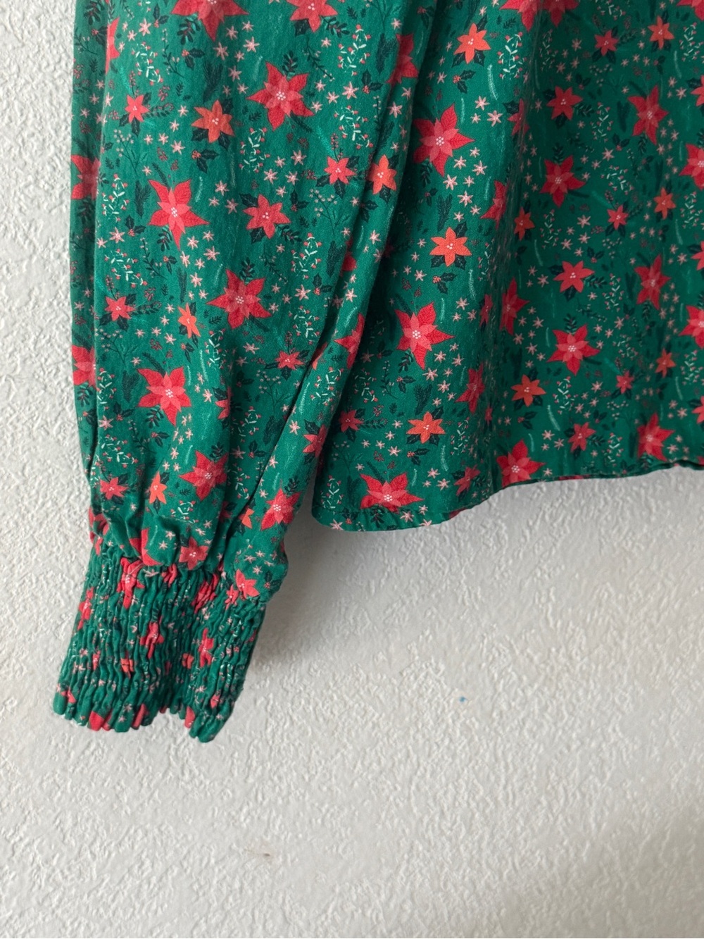 Shop The Mint Green Floral Smocked Top size Medium - Picture 4 of 9